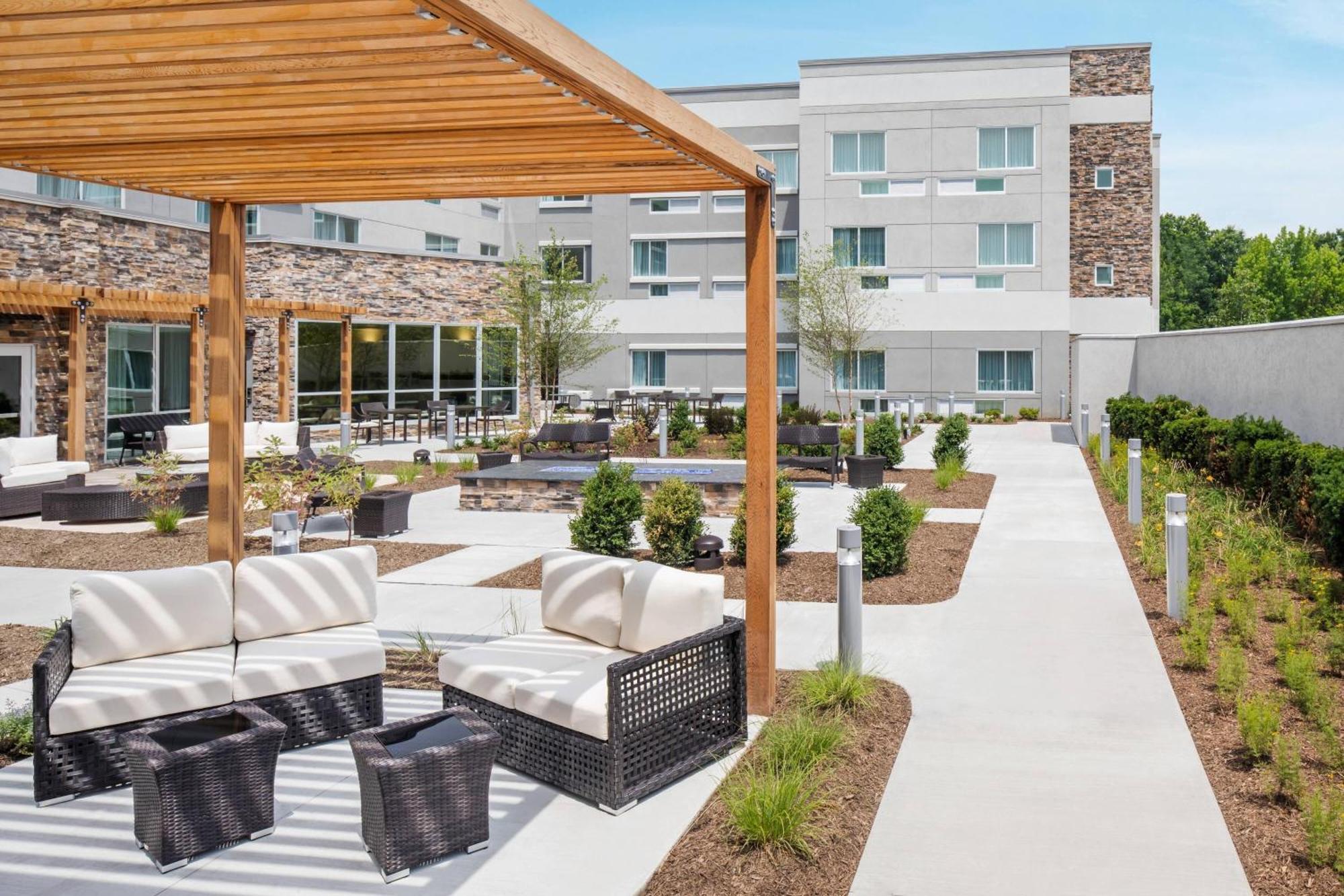 Courtyard By Marriott Wayne Fairfield Hotel Exterior photo